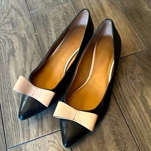Banana Republic Leather Pointed Toe Flats w/Bow